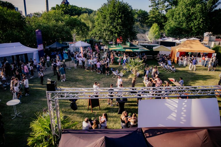 Lahnuferfest Giessen startet mit fünf Tagen Programm Beim diesjährigen Lahnuferfest gibt es wieder ein tolles Programm für Groß und Klein.