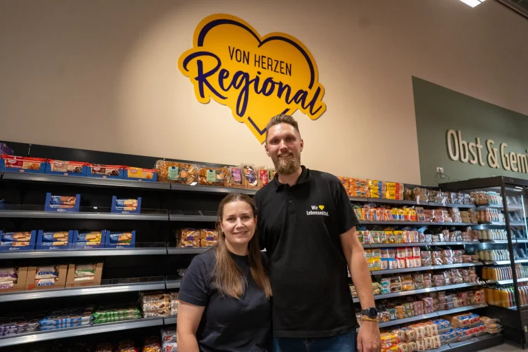 Neuer Edeka eröffnet in der Weststadt von Gießen Marius und Tabea Schneider in Ihrer neuen Edeka-Filiale.