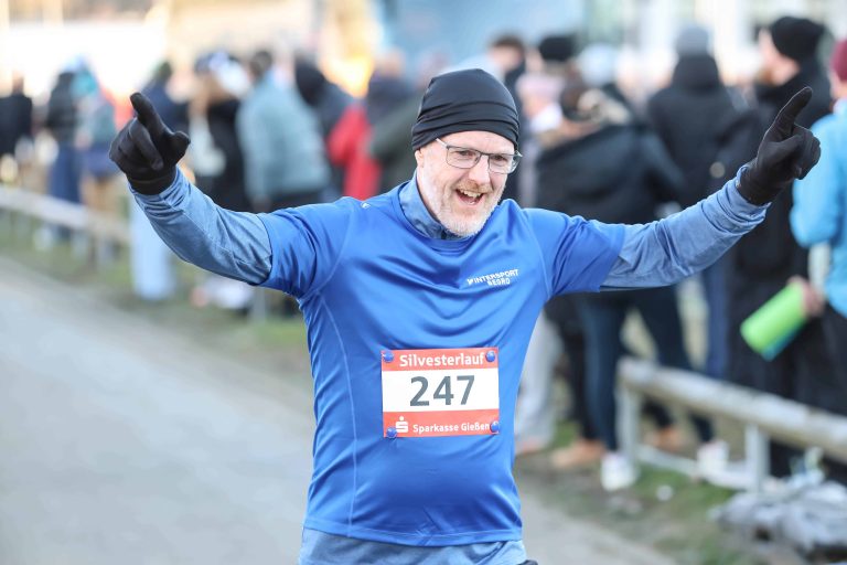 Silvesterlauf nach acht Tagen ausgebucht Gießener Silvesterlauf jetzt schon ausgebucht