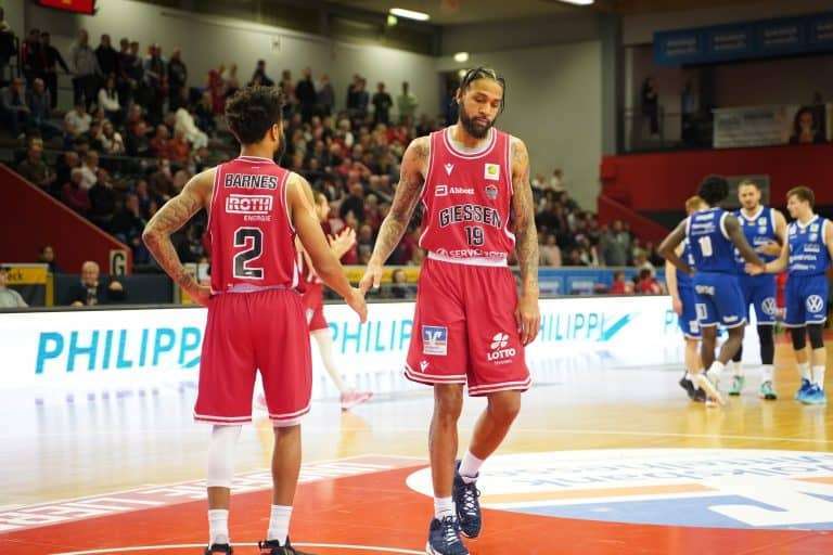 46ers verlieren trotz Faschingsstimmung gegen Bochum 46ers
