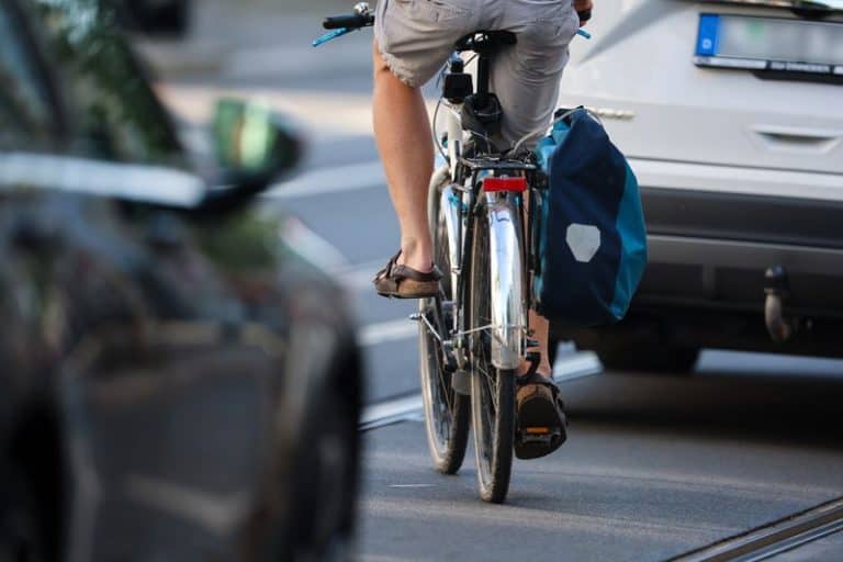 Fahrradfahrer im Verkehr