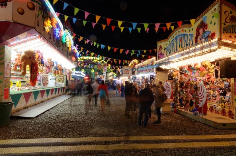 Ab nächsten Samstag: Herbstmesse auf dem Messeplatz Gießen Auf der Herbstmesse Gießen gibt es in diesem Jahr wieder ein buntes Rahmenprogramm und viele Fahrgeschäfte.