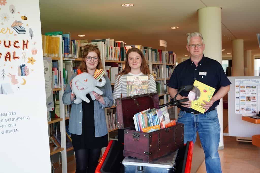 Die Veranstalter des zweiten Gießener Bilderbuchfestivals. 2024.