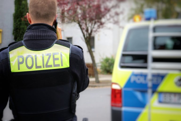 Neustädter Giessen: 33-jähriger Mann zeigt 17-jährigen sein Glied exibitionist-in-giessen