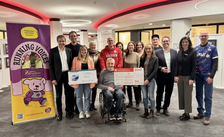 PM Bild Silversterlauf Spendenübergabe