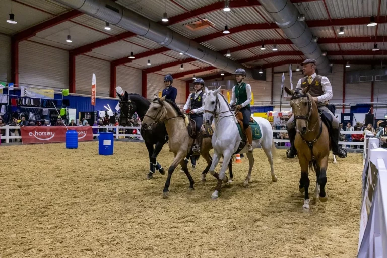 Persönliche Beratung und Neuheiten aus der Reitsportwelt auf der Reitsportmesse Gießen
