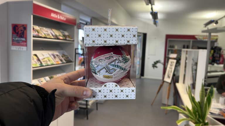 Gießener Weihnachtskugel: Großer Andrang am Montag erwaret gießener weihnachtskugel 2025