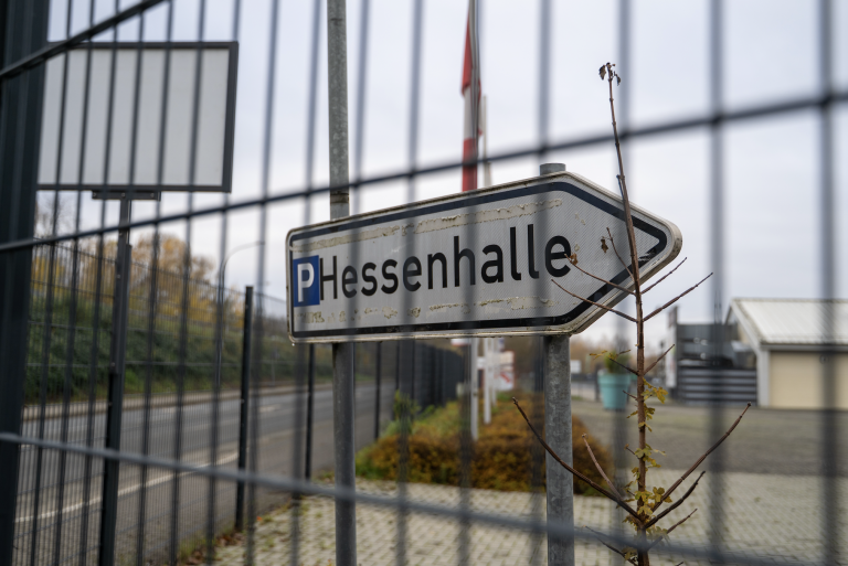 Die AfD-Jugendgründung hier bei uns in Gießen – ein Überblick. hessenhalle-giessen-afd-demo