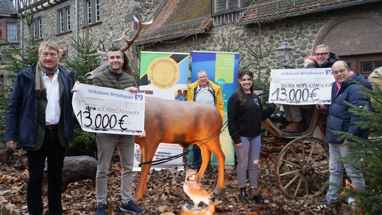 Durch das Becherpfand: Kultursommer Gießen spendet 25.000 Euro