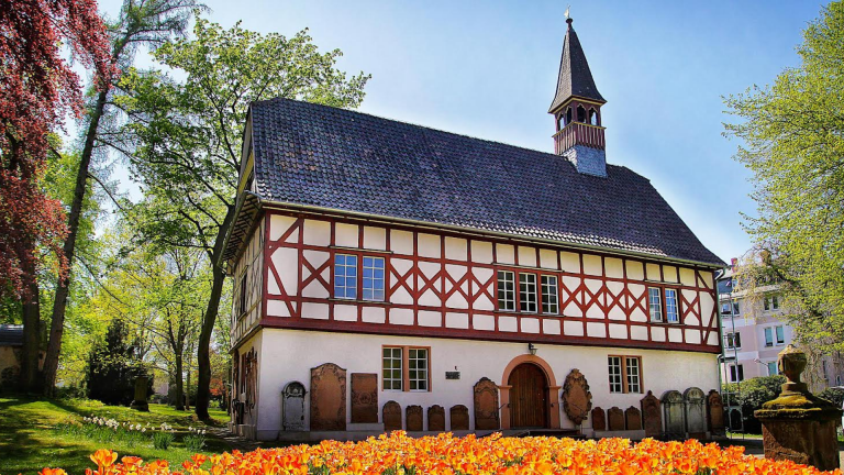 Gießener Kapelle Weihnachtskugel 2026